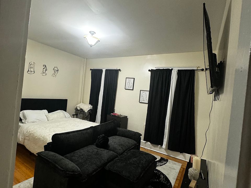 2nd image of 110 Morris St
