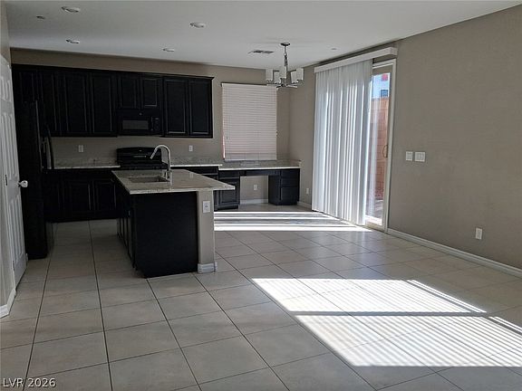 2nd image of 909 Bluebell Brook St