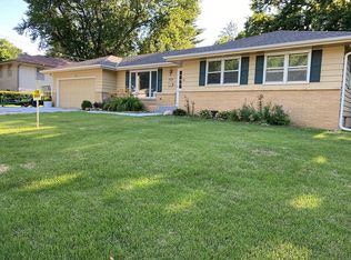 832 S Polk St, Papillion, NE 68046