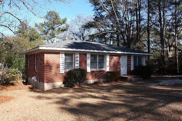 2nd image of 160 Roberts Rd