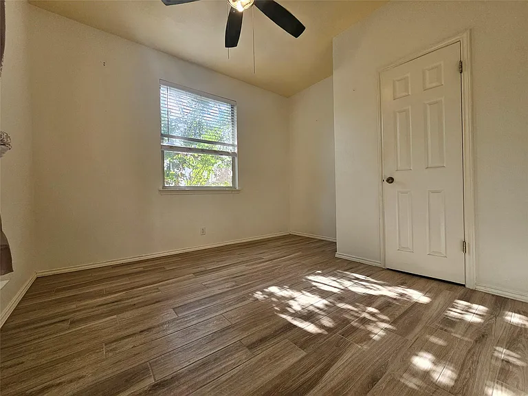 8506 Hillrock Dr — Photo 18