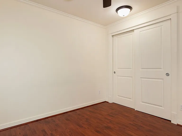 Howard Park Apartments — Photo 42
