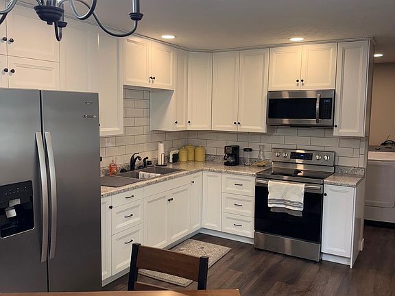 4th image of 4407 Lake Villa Dr