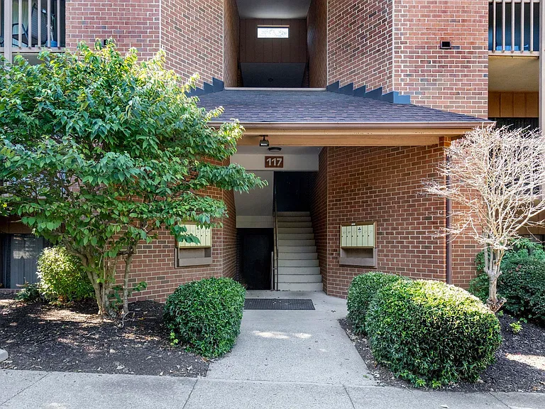 117 Turtle Creek Rd #6 — Photo 2