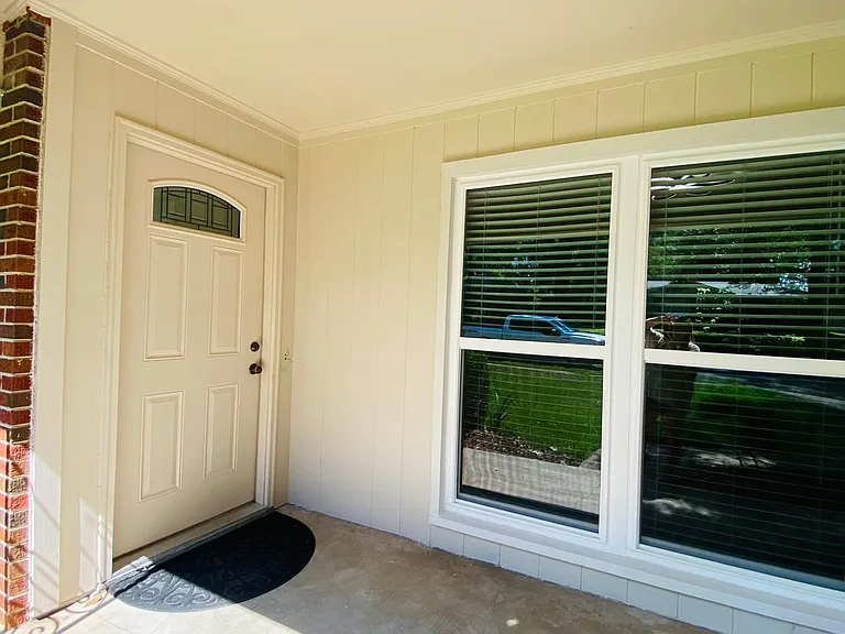 214 Glen Oaks Rd — Photo 2