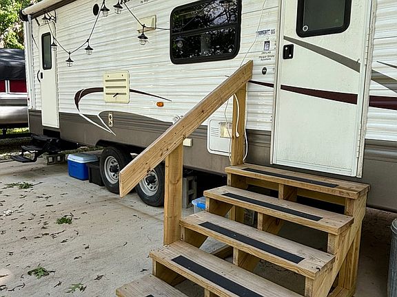 3rd image of 10045 Wildflower Dr