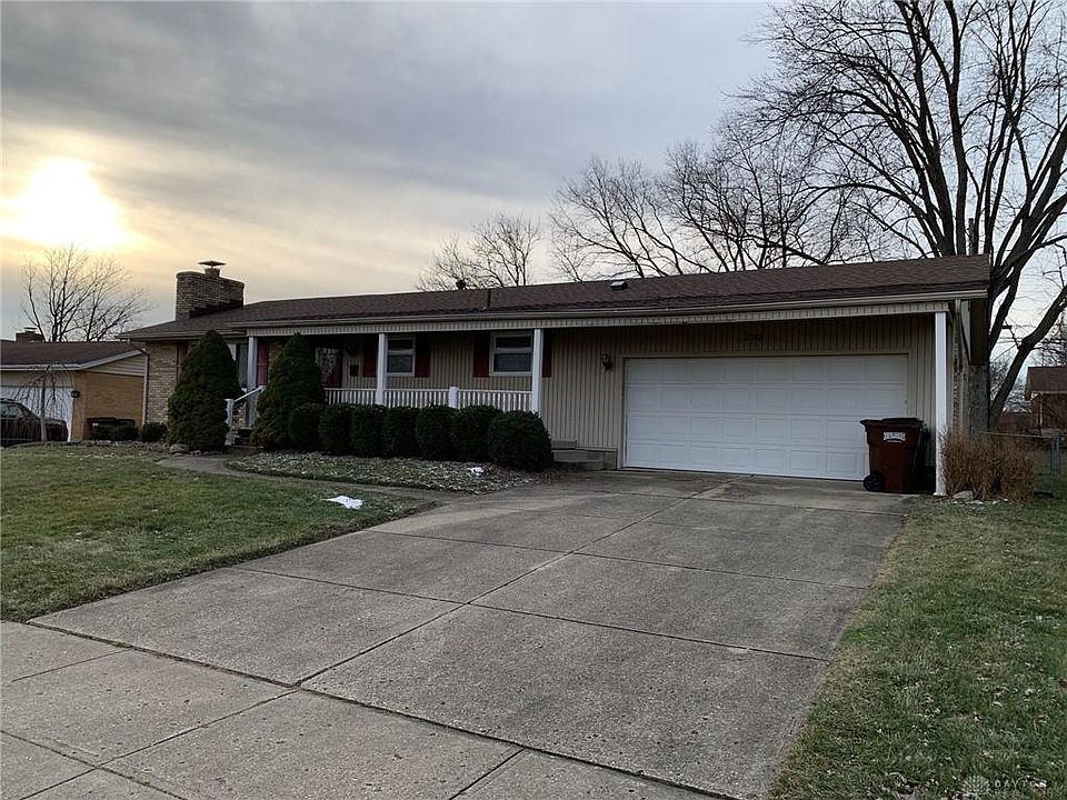 1st image of 290 Fairway Dr