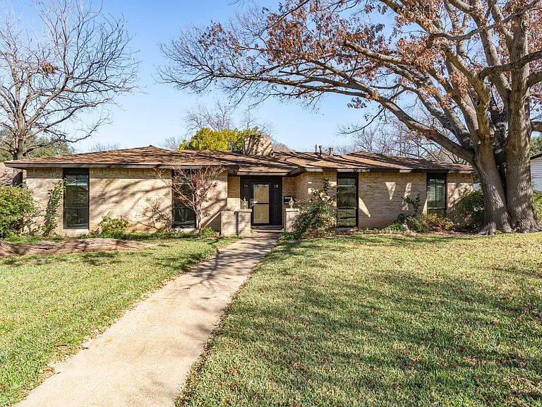12611 High Meadow Dr — Photo 1