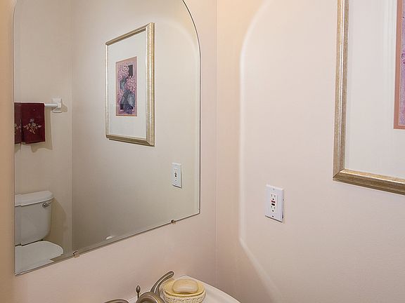 Milburne 1/2 Bathroom