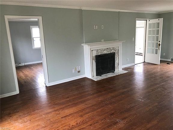 3rd image of 290 Aurora St