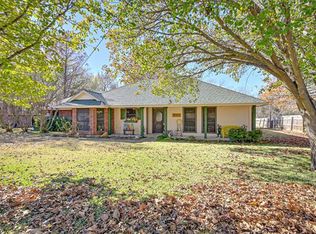 541 Clinton Ln, Midlothian, TX 76065