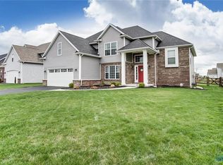 2861 Woods Edge Rd, Perrysburg, OH 43551
