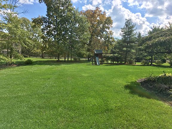2nd image of 6243 Inverurie Dr W