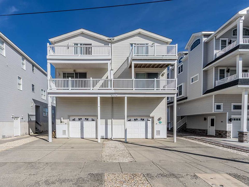 1st image of 225 36th St Unit West