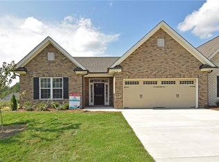 6120 Sunny Brook Dr #32, Clemmons, NC 27012
