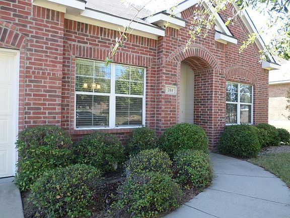 4th image of 204 Linden Ct