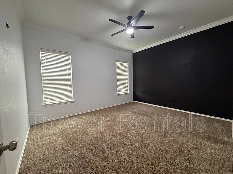 9804 Sagebrush Ave — Photo 13