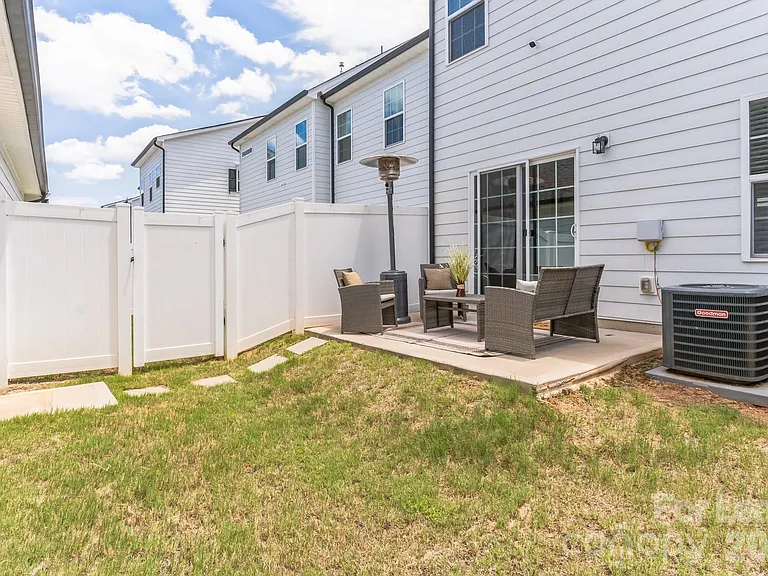 5048 Patton Dr — Photo 24