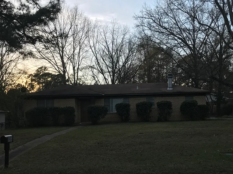 8950 Acacia Ln — Photo 1