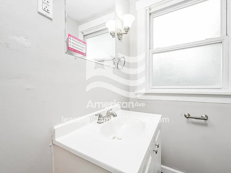 699681_013_bathroom_14.jpg
