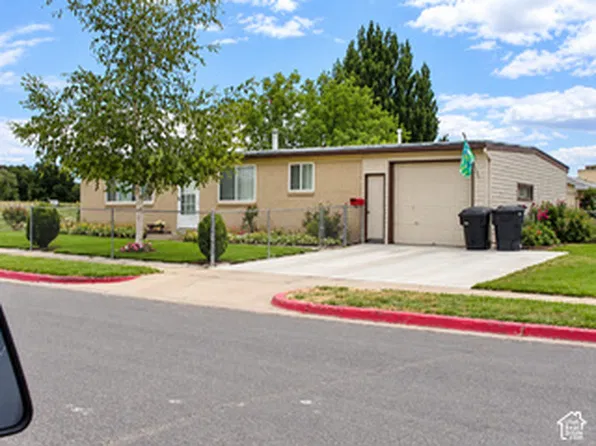 677 W 2400 N, Clinton, UT 84015