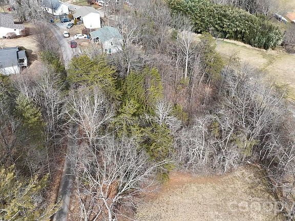 5th image of 2 Kuykendall Ln