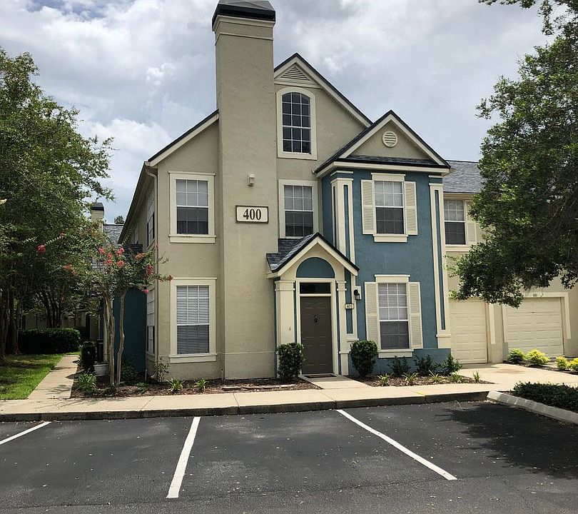 1st image of 13700 Richmond Park Dr N APT 401