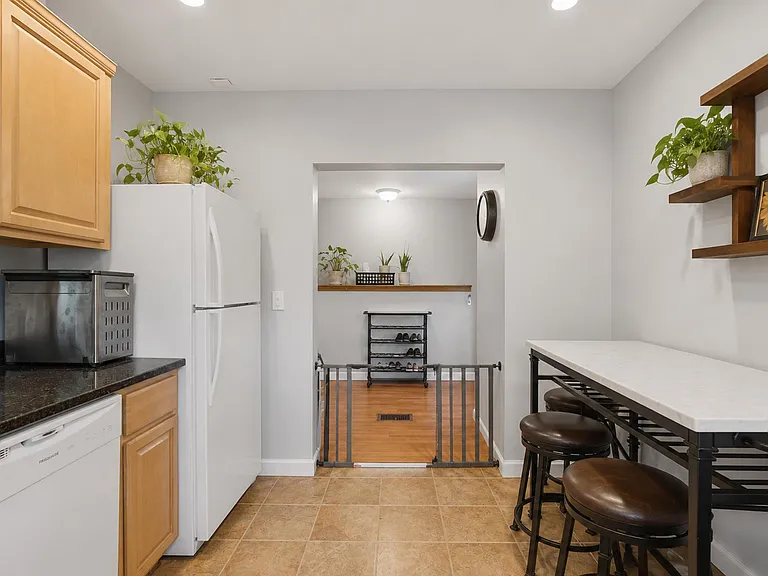 7 Idlewild Ave #B — Photo 8