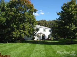 31 Chesterfield Lakes Rd, Chesterfield, MO 63005