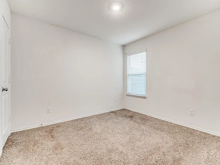 1008 Silver Maple Ln — Photo 7