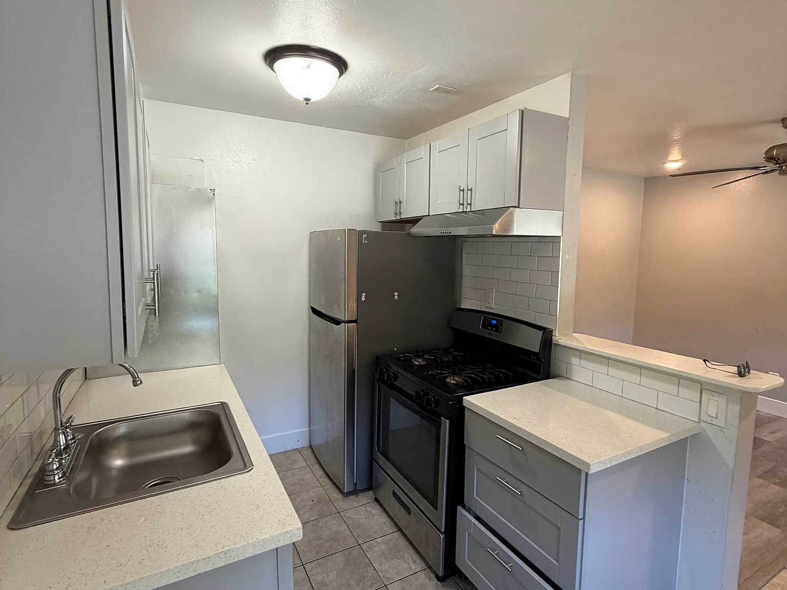 1 bed, 500 sqft, $1,650 — Photo 2