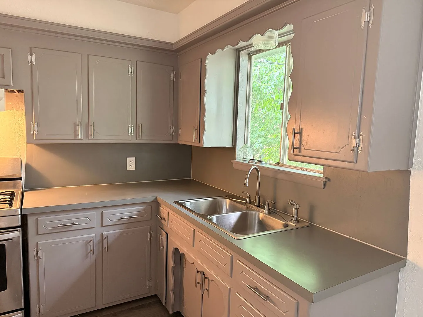 6111 NW Euclid Ave -- $1000 — Photo 4