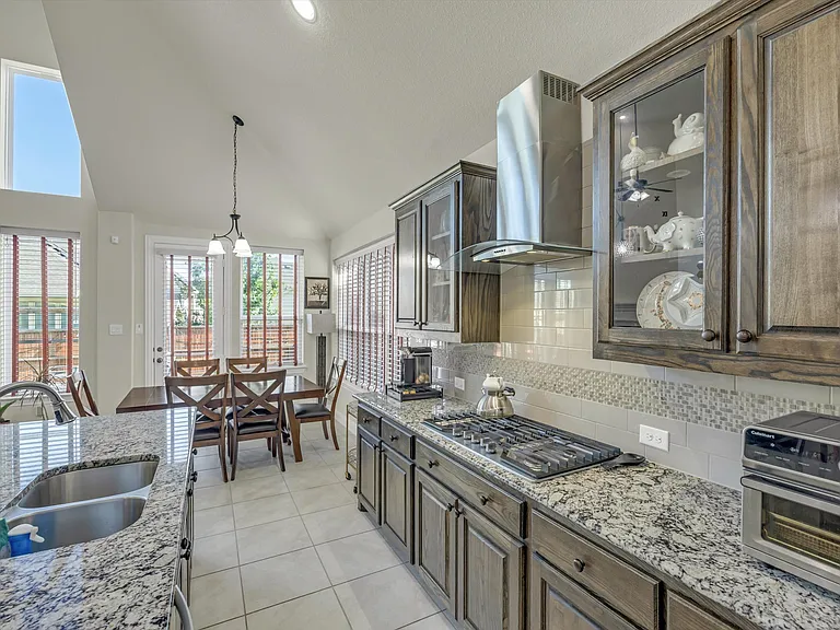 5520 Palisades Dr — Photo 26