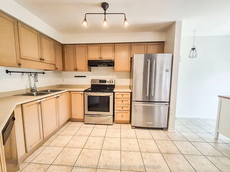 147 Dubrick Cres #1 — Photo 7