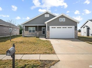 111 Tuscany Ct, Morton, IL 61550