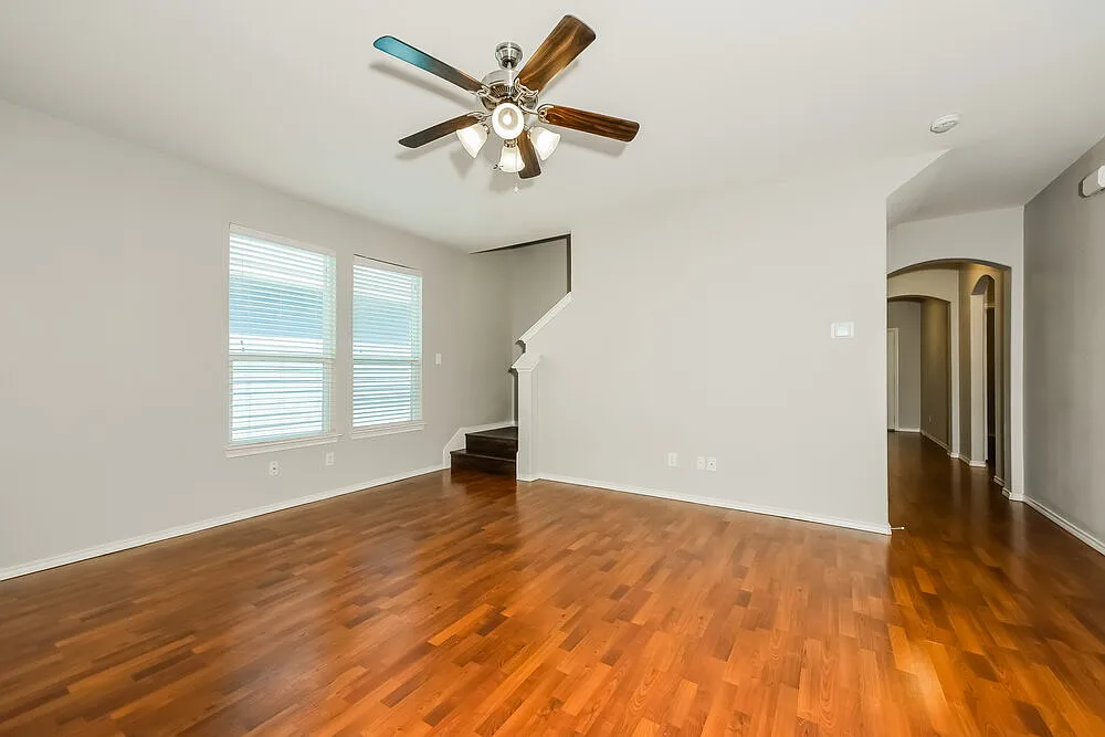 3 bed, 2.0 bath, 2105 sqft, $2,445 — Photo 4
