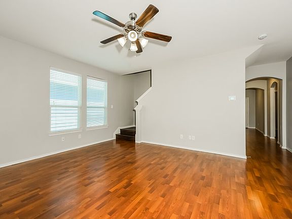 4th image of 10965 Colonial Heights Ln