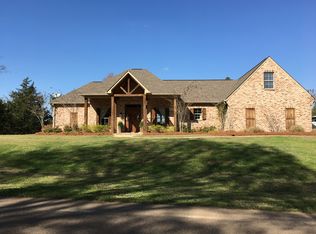 129 Viewpointe Dr, Clinton, MS 39056