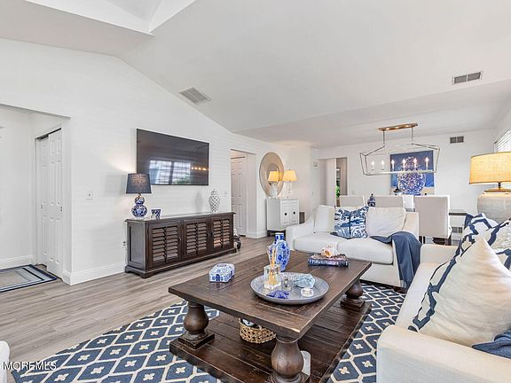 5th image of 2254 S Chanticleer Court