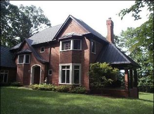 1045 Quail Hollow Ln, Charlottesville, VA 22901