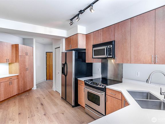 5th image of 159 Denny Way #208