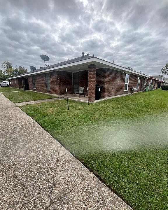 1st image of 10820 Roger Dr