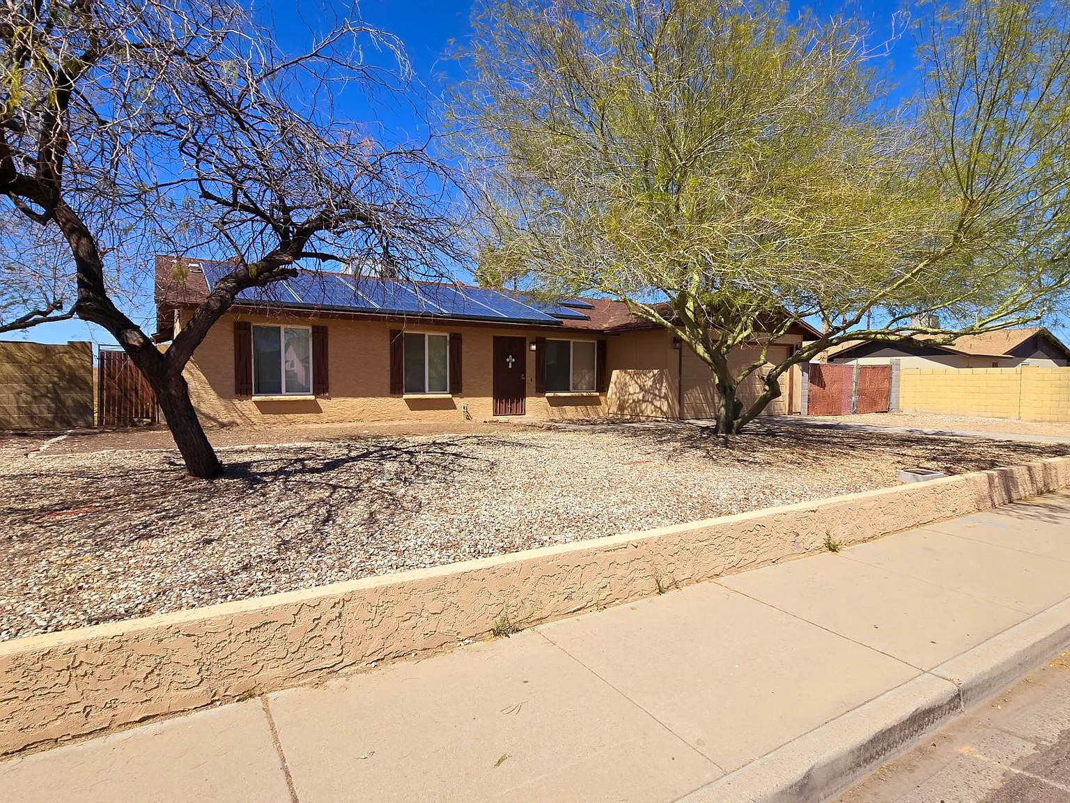 4 bed, 1636 sqft, $2,200 — Photo 2