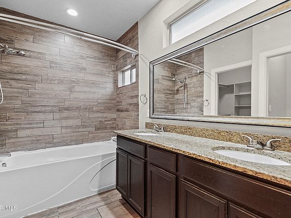 3rd image of 6524 Toivoa Pl