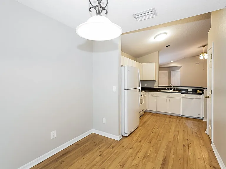 7445 Oxford Garden Cir — Photo 6