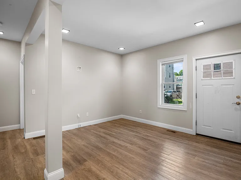 14 Trenton St #STREET1 — Photo 5