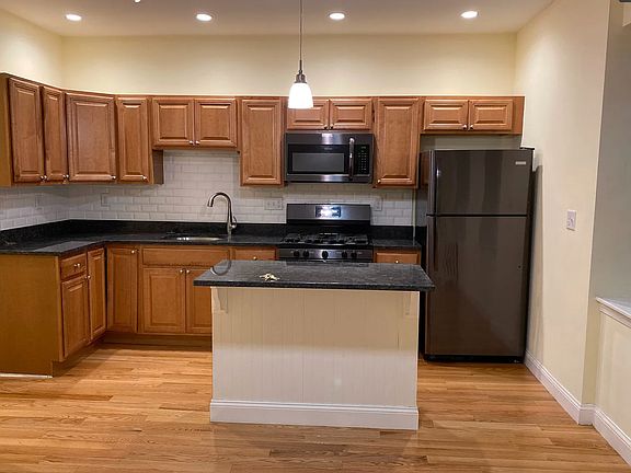 2nd image of 24 Joy St APT 6