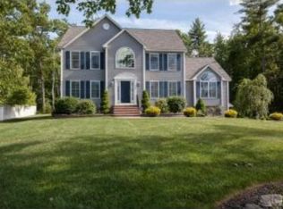 41 Mitchell Pond Rd, Windham, NH 03087