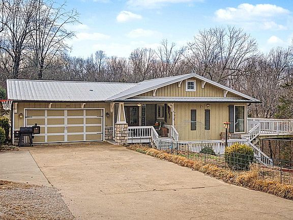 5th image of 160 Westcott Dr