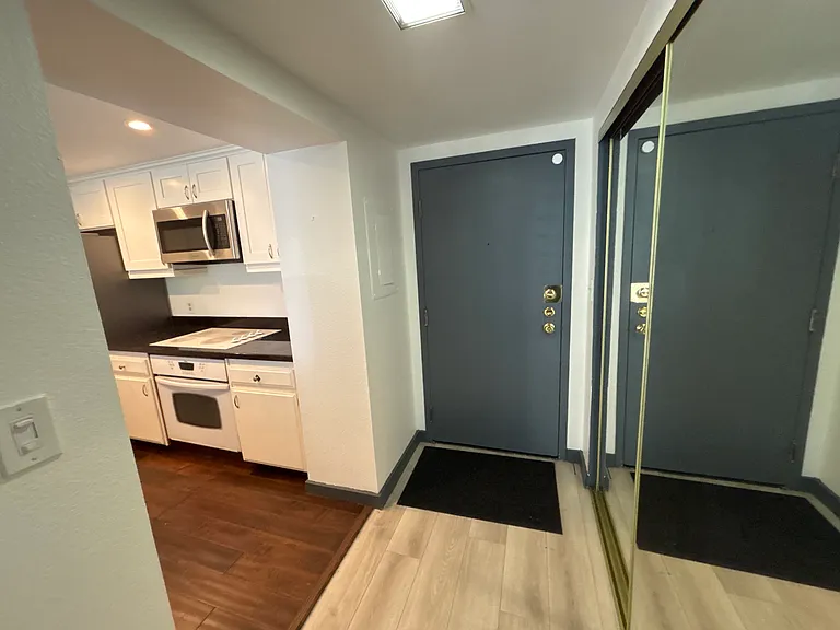 600 W 9th St #612 — Photo 11